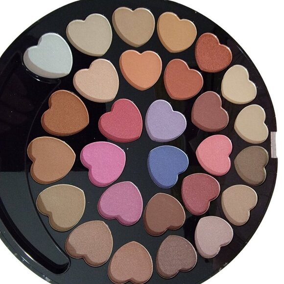 Brand new Essence Hearts Eyeshadow Palette NWOB 28 Shadows - Picture 5 of 7